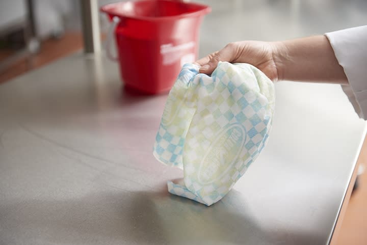 GuestSupply US | Ecolab® Seratun Sanitizer Indicator Towels 61113
